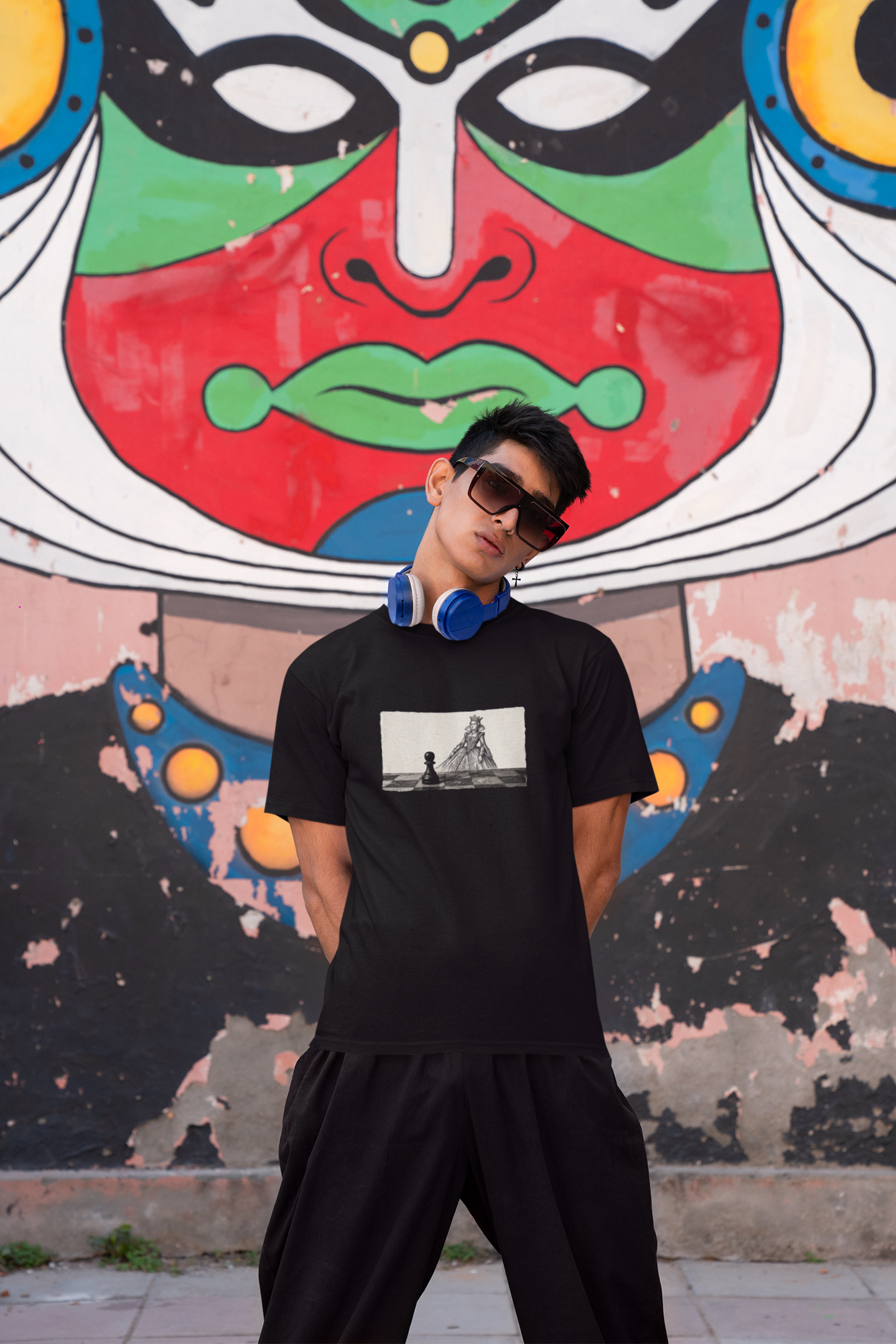 "The Pawn's Ambition" Vintage - Regular Fit - BLACK