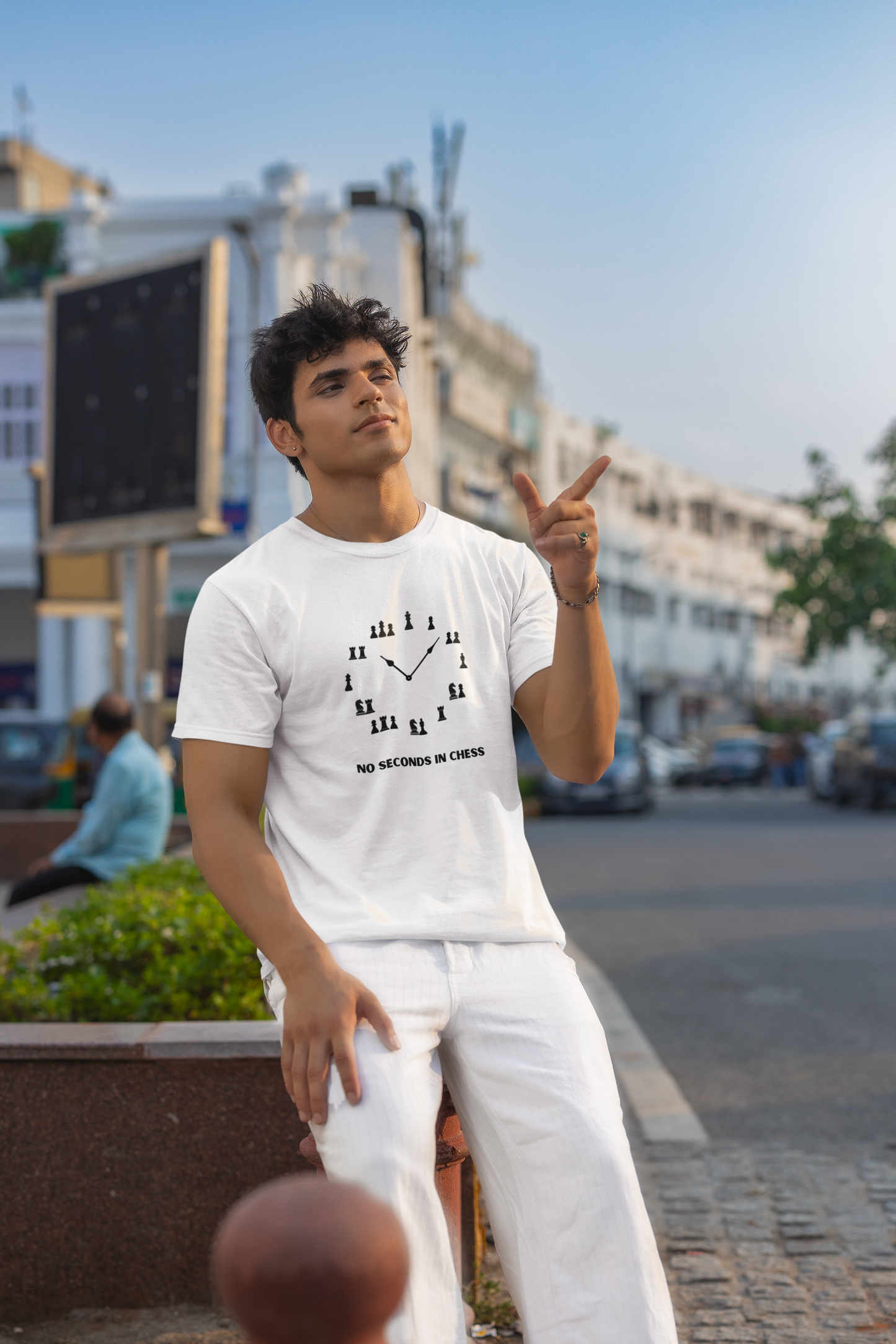 NO SECONDS IN CHESS - Regular Fit - WHITE